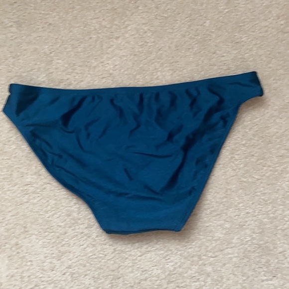 Target swim suit - Picture 4 of 5